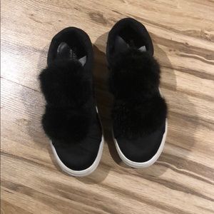 Pom Pom Sneakers!